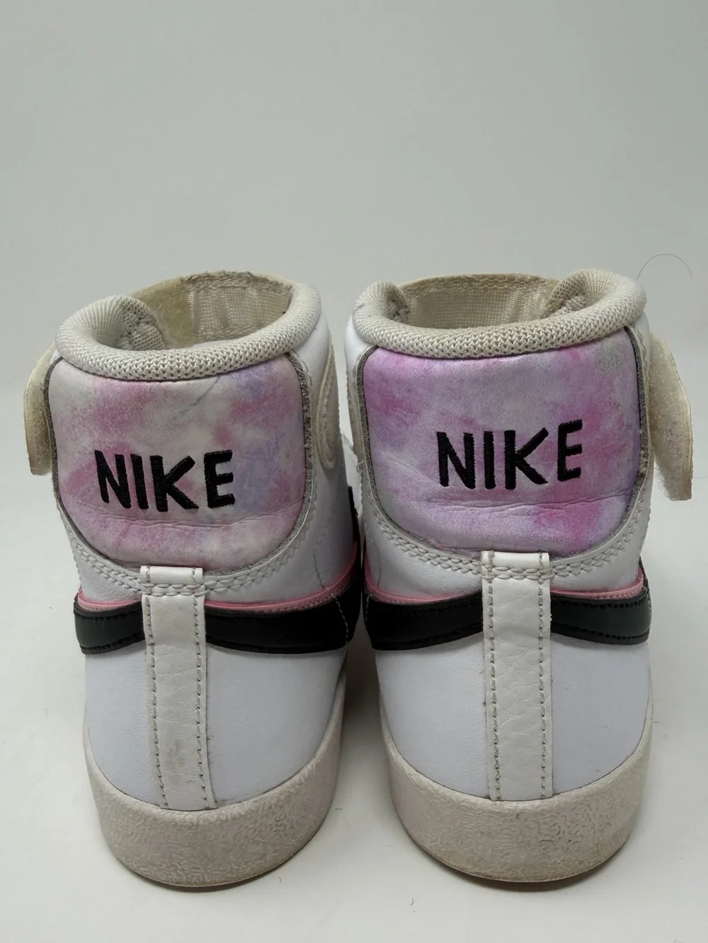 Nike Kids High-Top Sneakers in White, Light Gray, Pink & Black Sz. 3y